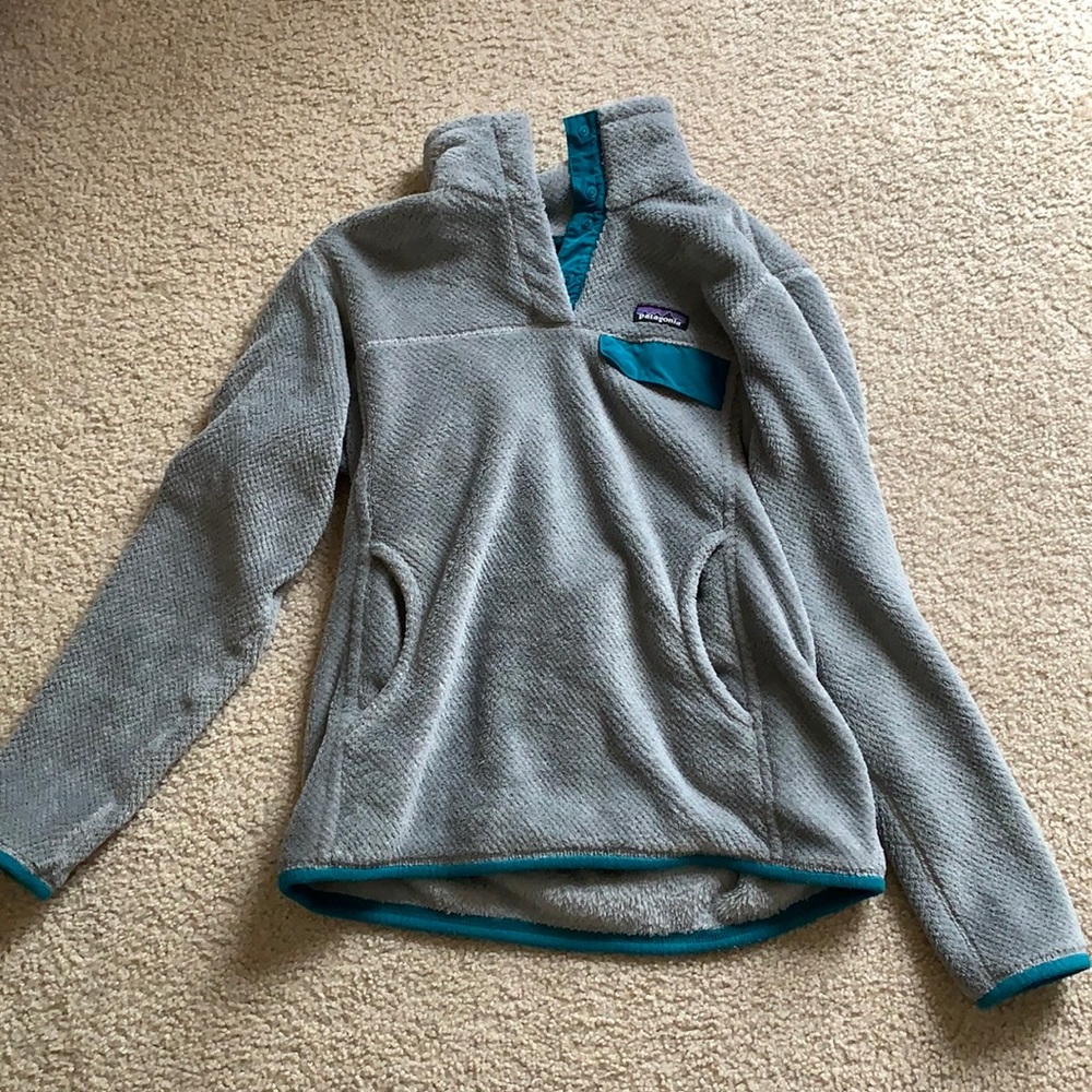 Patagonia pull over:)